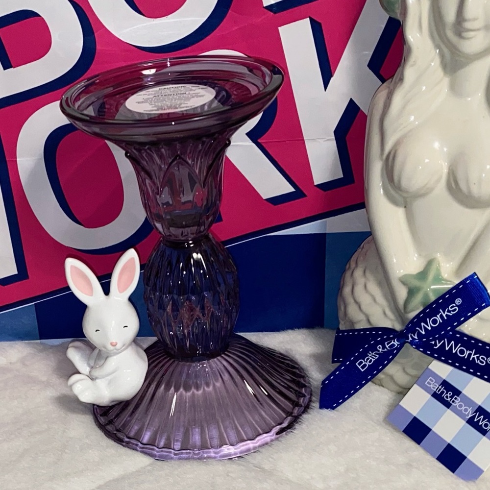 BATH AND BODY WORKS EASTER BUNNY ON PURPLE PEDESTAL SINGLE WICK CANDLE HOLDER